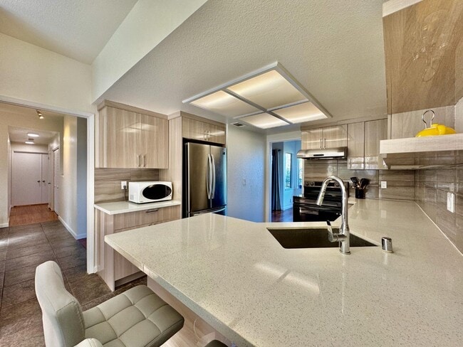 Building Photo - 59 Appian Way