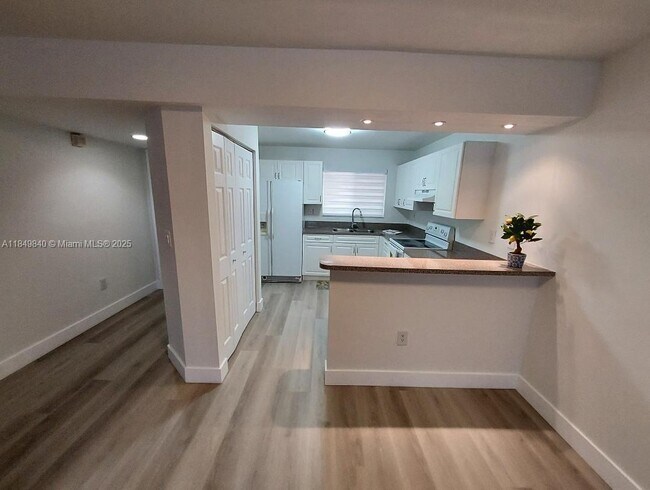 Foto del edificio - 14911 SW 80th St