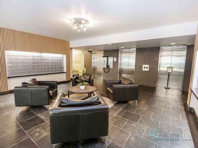 Foto del edificio - Ideal Urban Retreat – 1-Bedroom Near PSU with Great Amenities