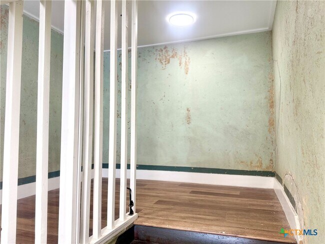 Foto del edificio - 123 W May St