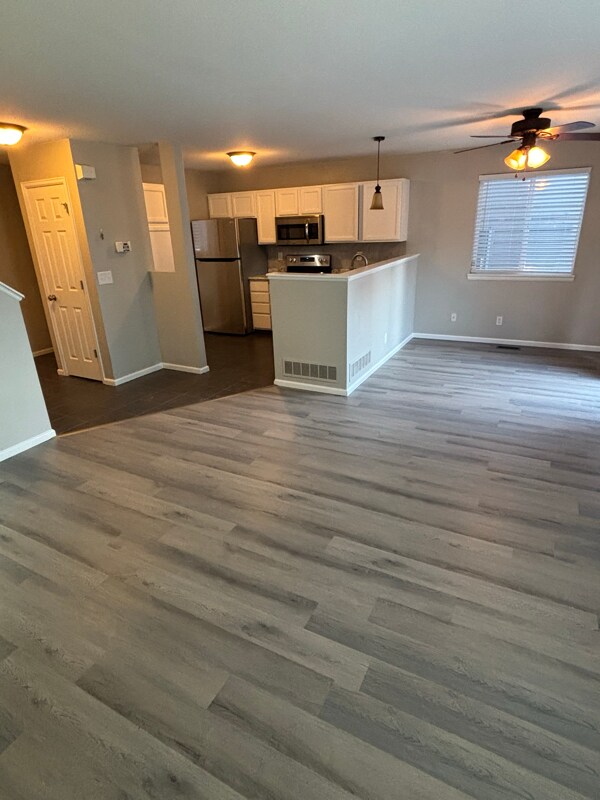 Foto del edificio - 433 W 91st Cir