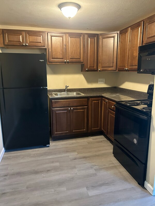 Foto principal - 53 W Main St