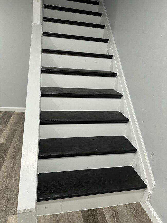 Building Photo - 7074 Foxridge Dr