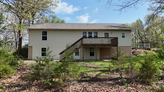 Building Photo - Cozy 2 Bed Home Near Lake of the Ozarks