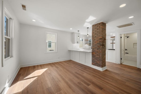 Photo - 910 Apex St House