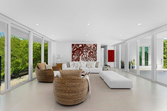 Foto del edificio - 481 S Mashta Dr