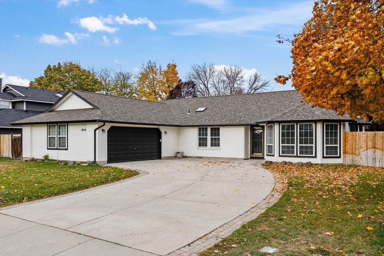 Primary Photo - Charming 3-Bed, 3-Bath Home in Quiet Boise...