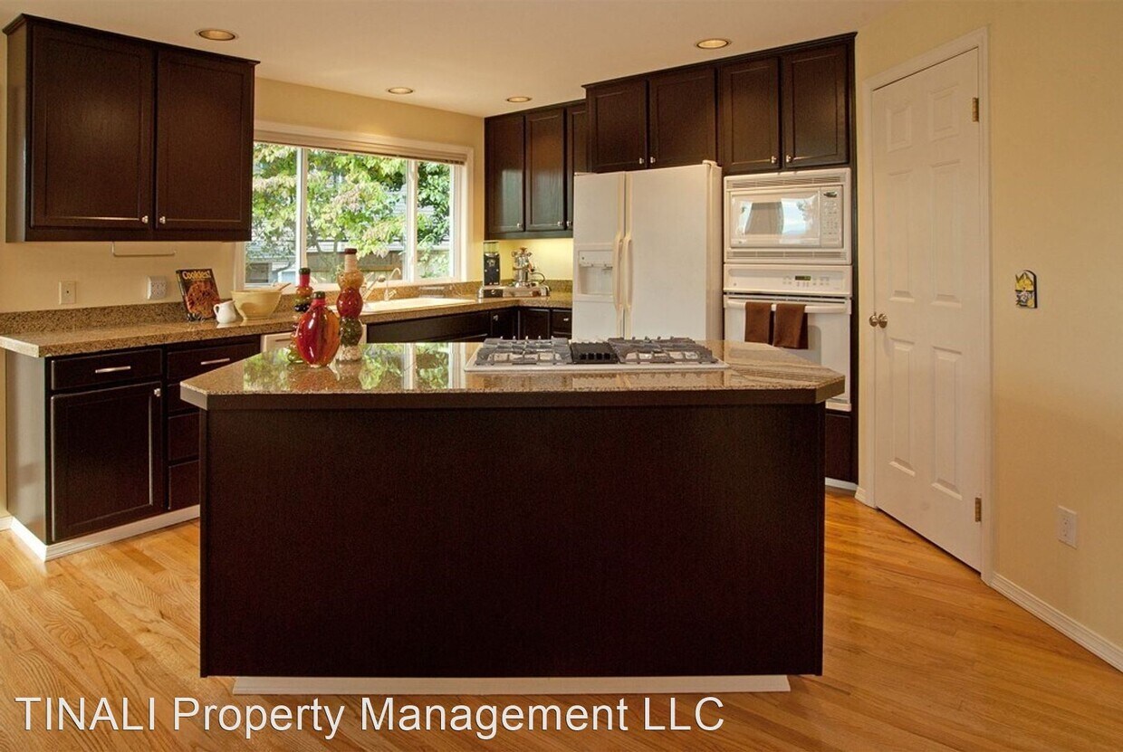 Primary Photo - 4 br, 3 bath House - 226 18th Ave