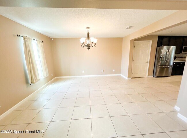 Foto del edificio - 1334 Lotus St SE