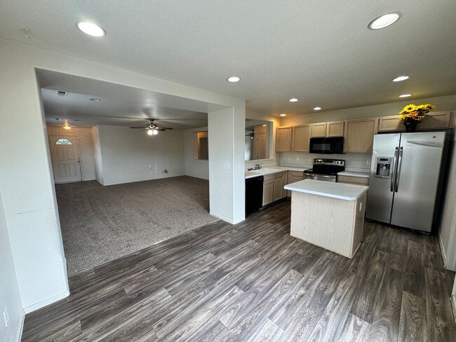 Foto del edificio - 9480 Canyon Meadows Dr