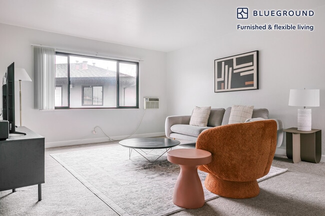 Building Photo - 1945 Latham St