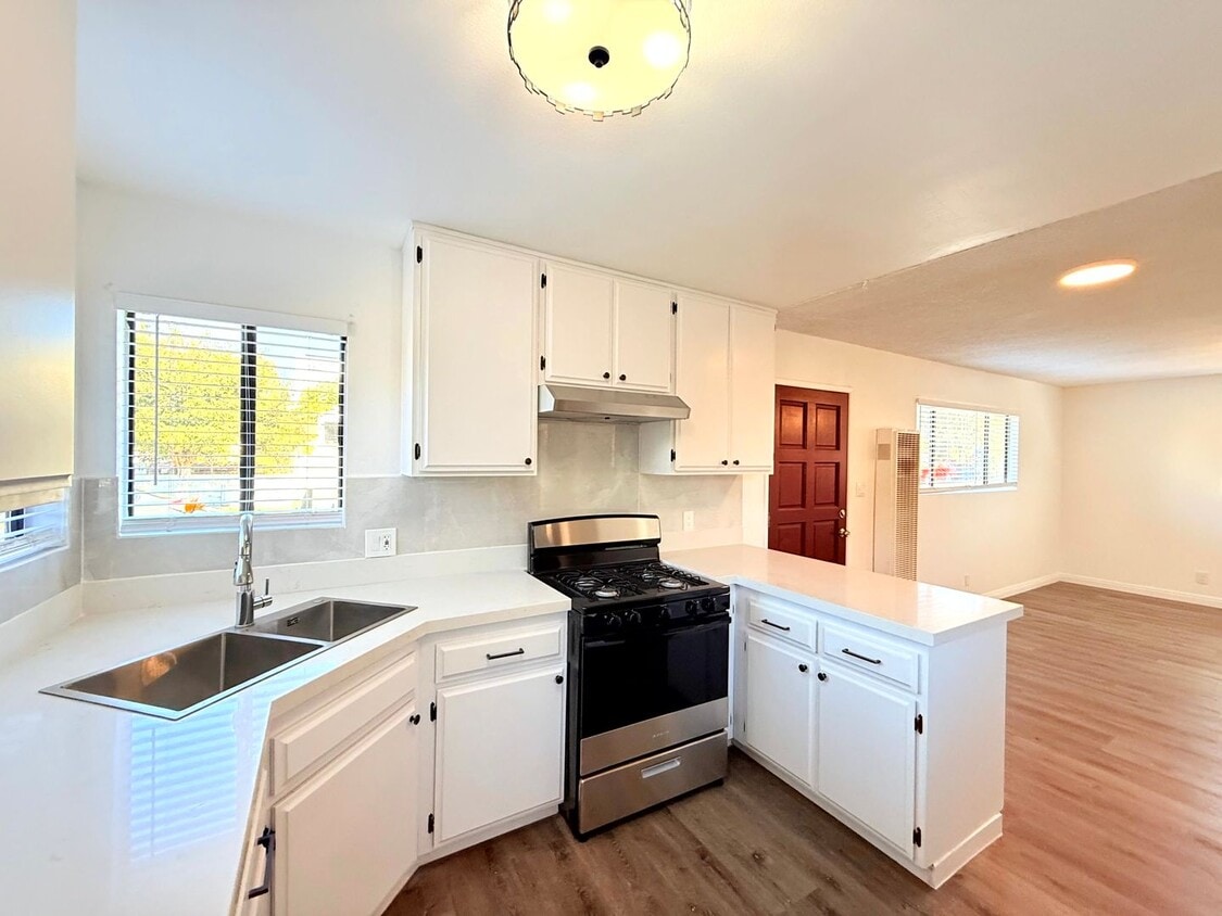 2506-2508 Norfolk Street - 2506-2508 Norfolk Street