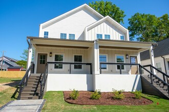 Building Photo - 207 S Calhoun St