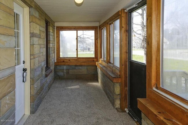 Building Photo - 5024 N Westnedge Ave