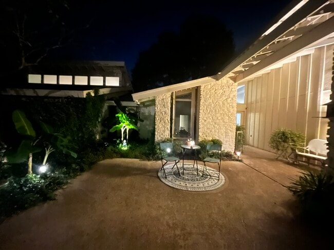 Building Photo - 4804 Greystone Dr