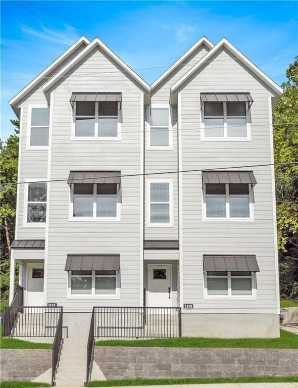 Primary Photo - 1518 N Gregg Ave