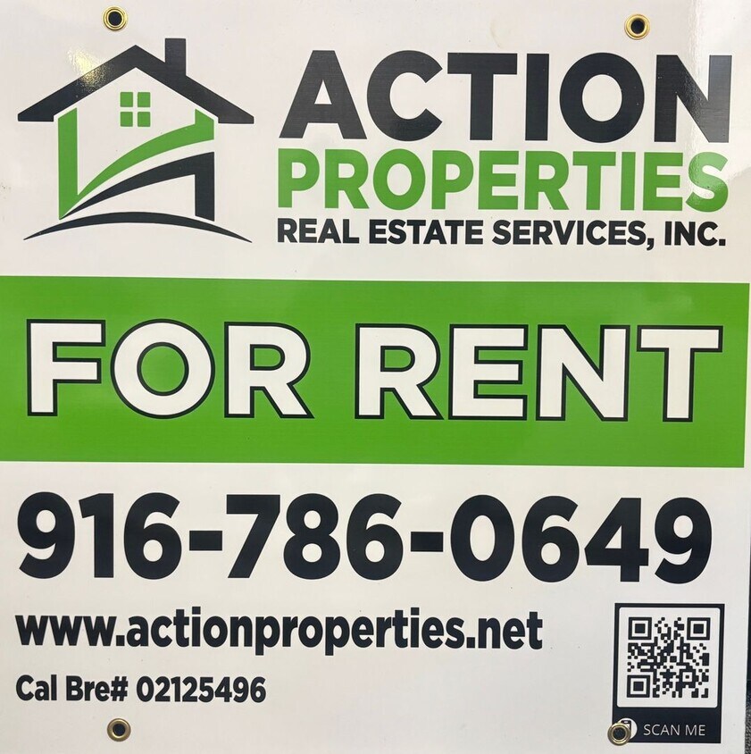 Primary Photo - Clean 3 Bedroom 1 Bathroom Duplex, Large F...