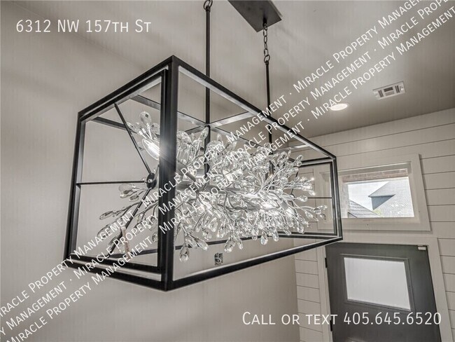 Foto del edificio - 6312 NW 157th St
