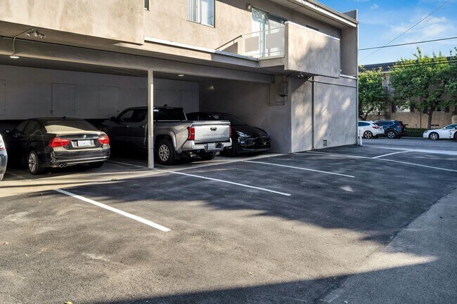 Interior Photo - 11423 Ohio Ave