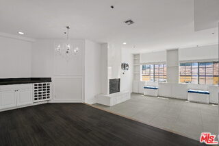 Foto del edificio - 850 N Poinsettia Pl