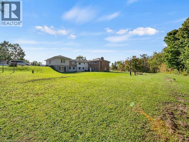 Photo du bâtiment - 12571 Regional Rd 25