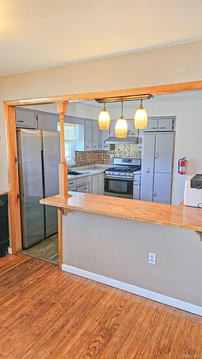 Foto del edificio - 225 Monhagen Ave