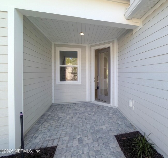 Building Photo - 156 Latham Dr