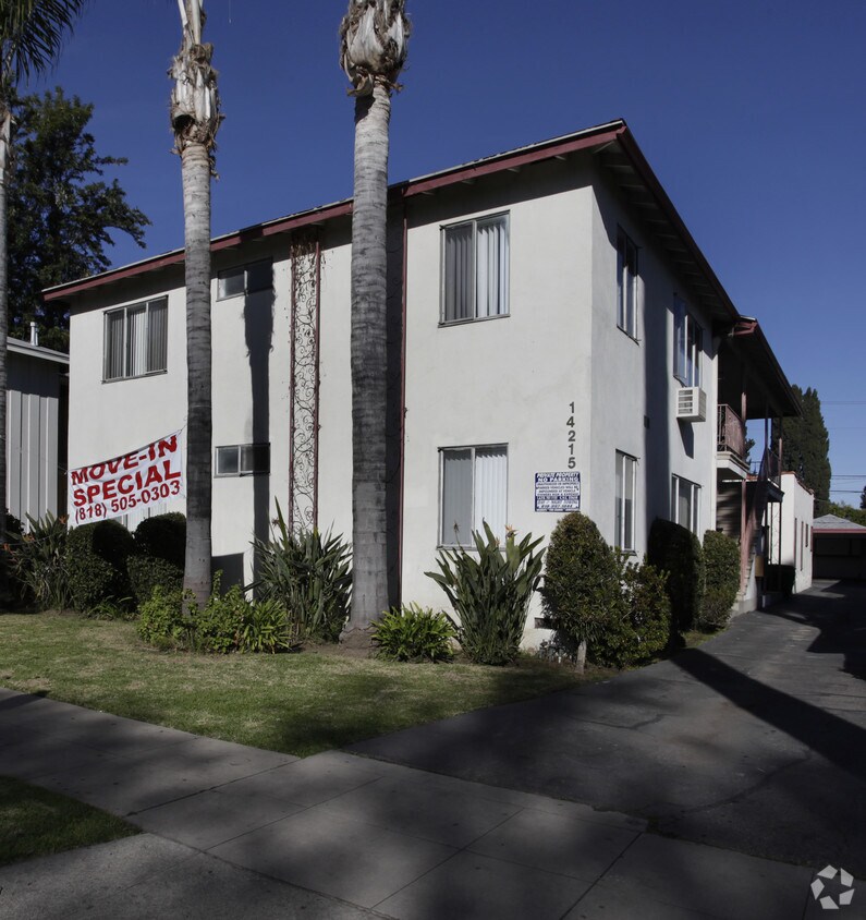 Primary Photo - 14215 Sylvan St