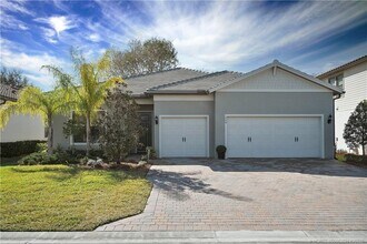 Building Photo - 564 SE Villandry Way