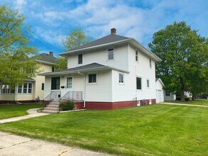 Building Photo - 1001 N 14th St