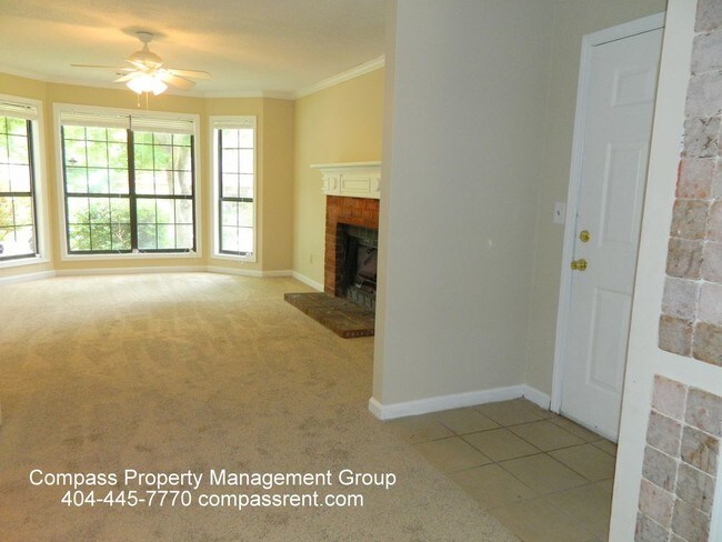 Foto del edificio - 5127 Leland Dr