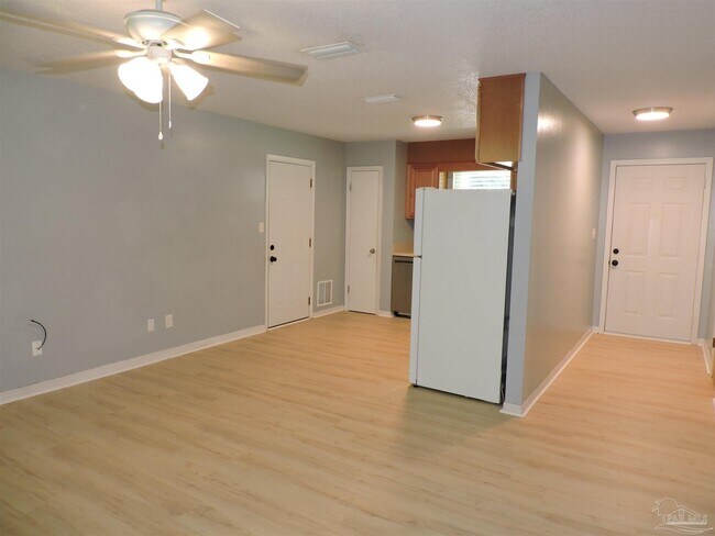 Building Photo - 1495 Sinclair St