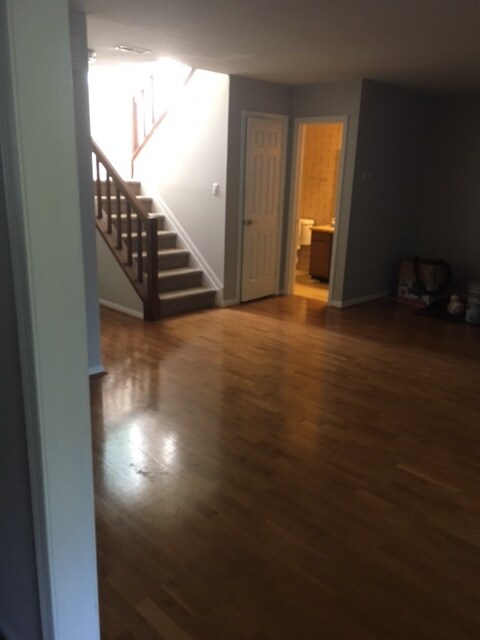 Foto del edificio - 3716 Pine Knoll Dr