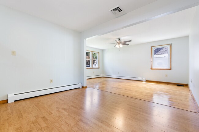 Building Photo - 62 Melville Ave