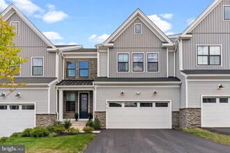 Building Photo - 15 Mill Creek Dr