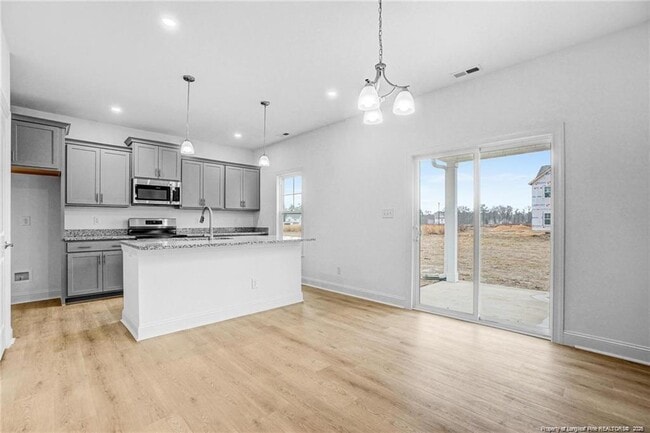 Building Photo - 152 Carr Ln