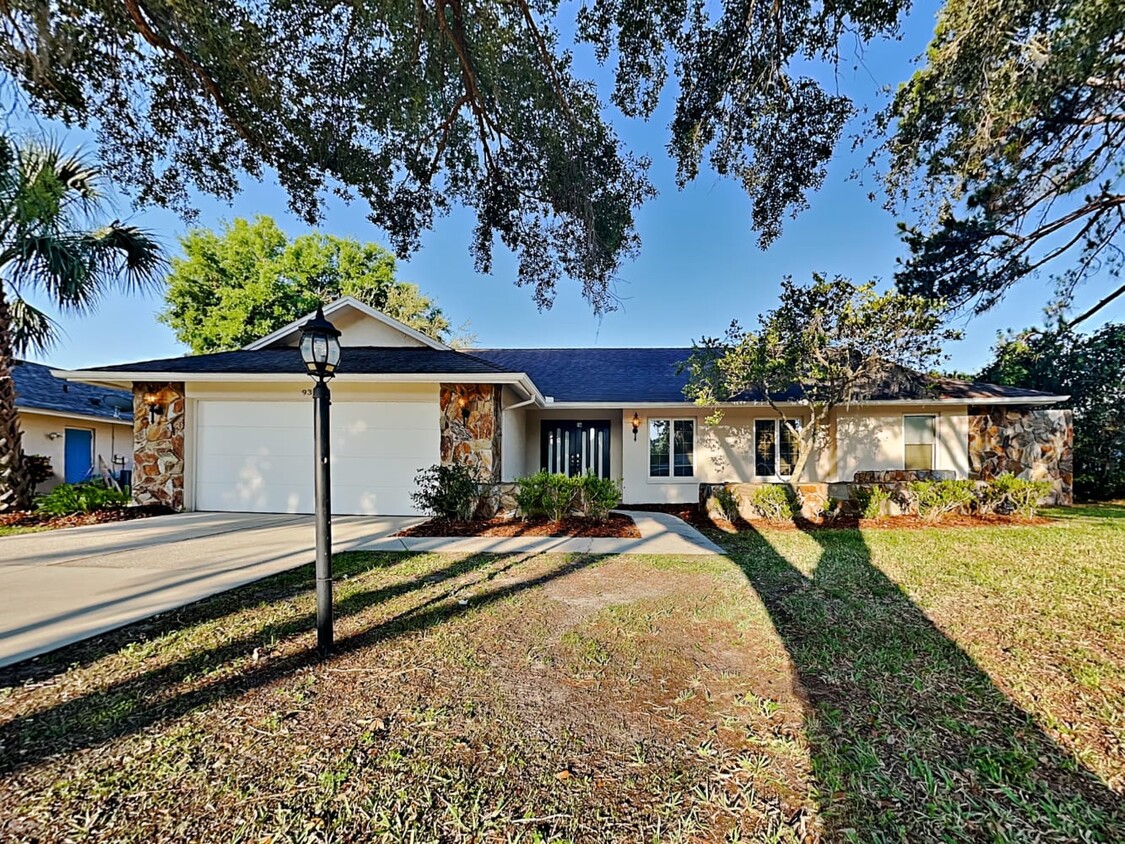 9305 Pebble Creek Dr - House Rental in Tampa, FL | Apartments.com