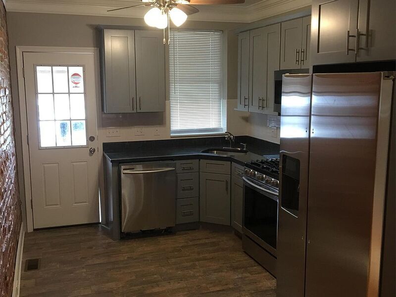 Building Photo - 408 Bonsal St