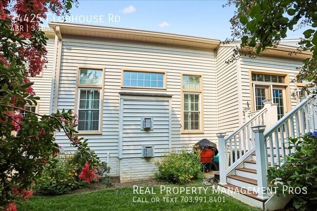 Foto del edificio - 14425 Clubhouse Rd