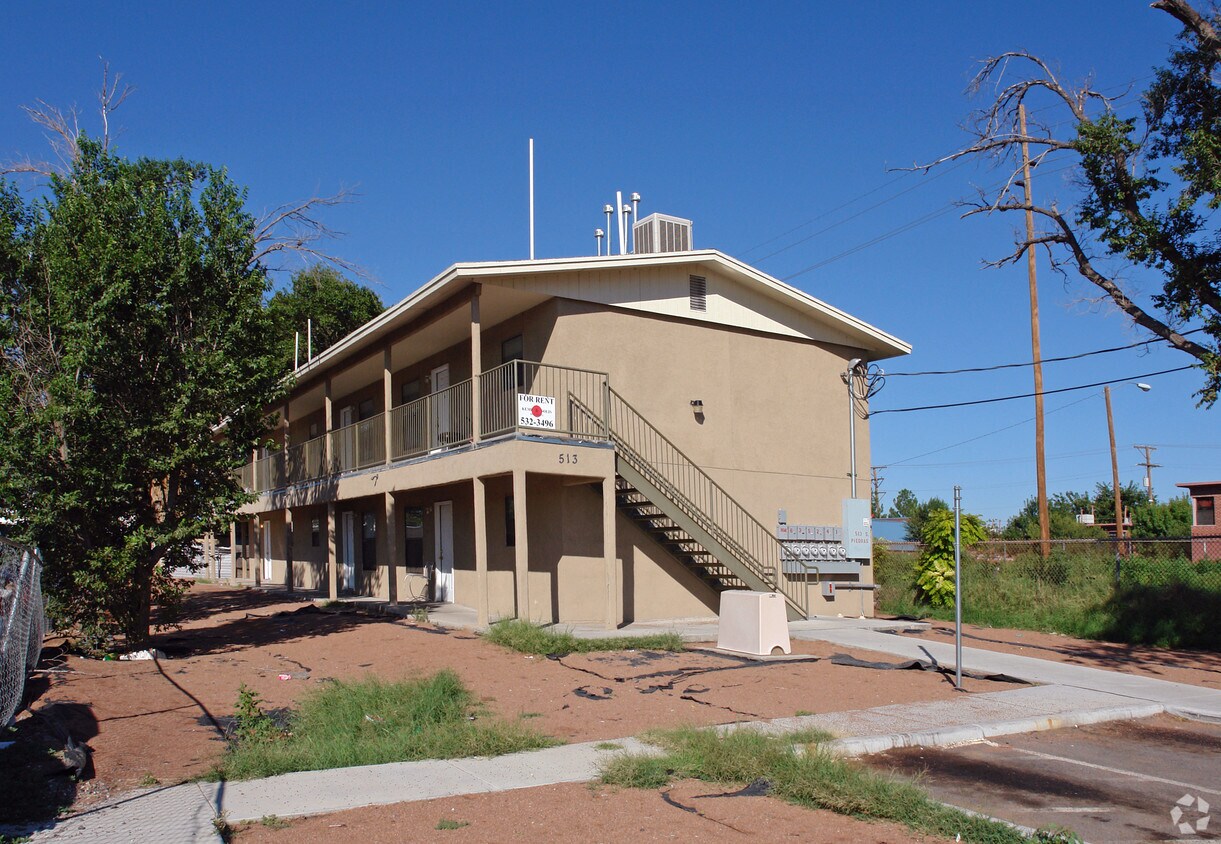 Primary Photo - 513 S Piedras St