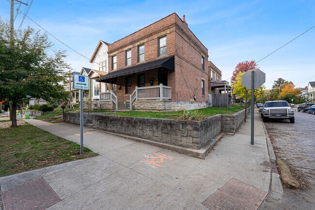 Foto del edificio - 514 W 1st Ave