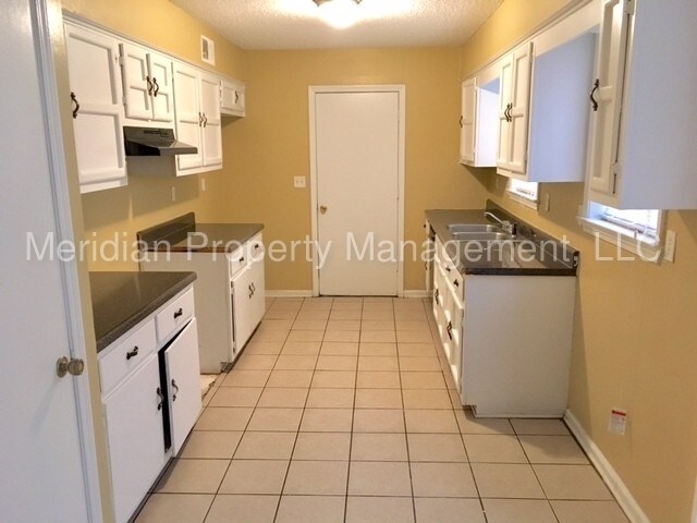 Foto del edificio - 4324 Timber Rise Rd