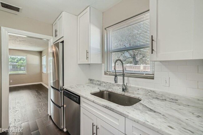Building Photo - 3 br, 2 bath House - 4841 Emerson Ave S UNIT