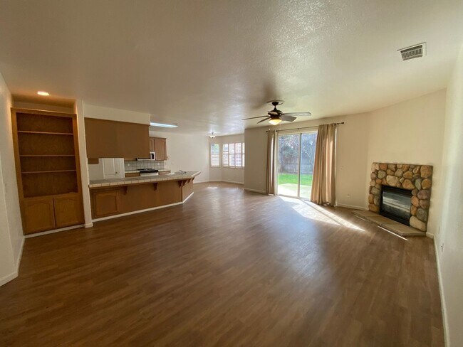 Building Photo - Lovely home for rent in a nice neighborhoo...