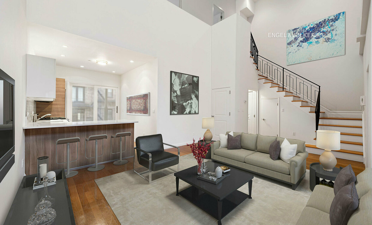 Primary Photo - 32 E 10th St