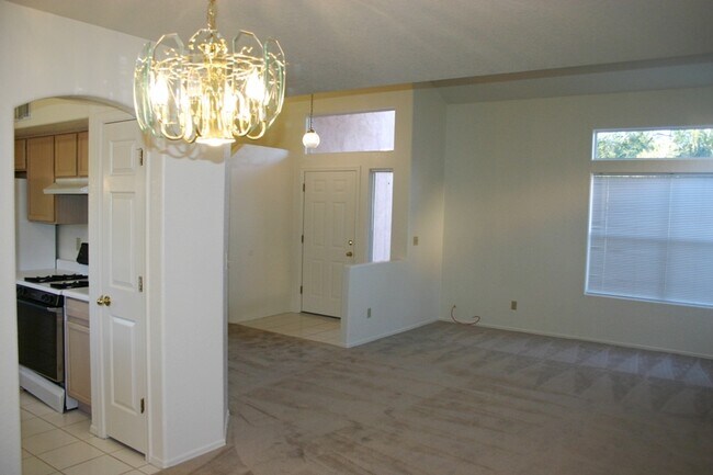 Building Photo - 3673 W Pony Trail