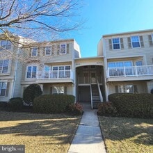 Building Photo - 8202 Catbird Cir
