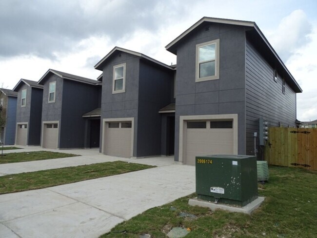 Foto del edificio - 6411 Luglio Ln