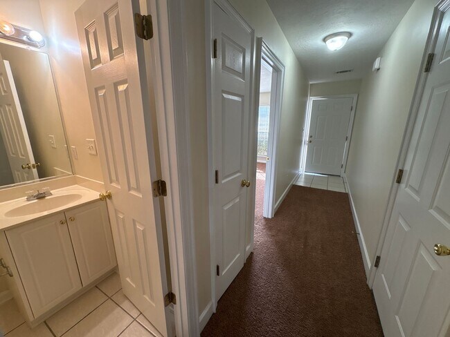 Foto del edificio - 303 Caldwell Cir