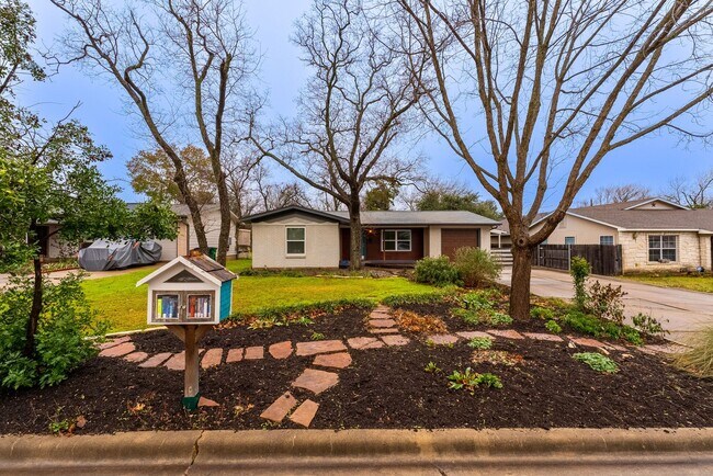 Foto del edificio - Charming 3/1 Located in Crestview.